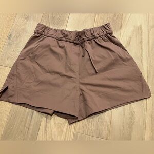 Lululemon Cinchable Waist High-Rise Woven Short 3.5"